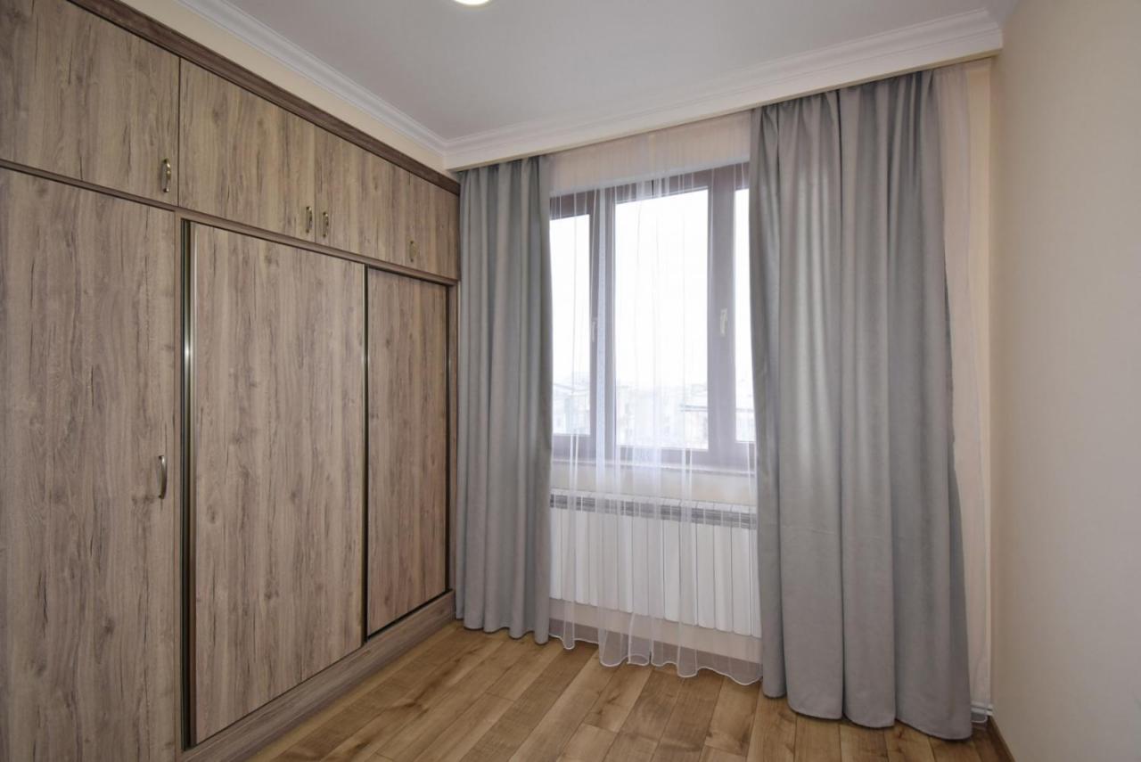 2 Bedroom Apartment, Quiet And Spacious Jerevan Eksteriør billede