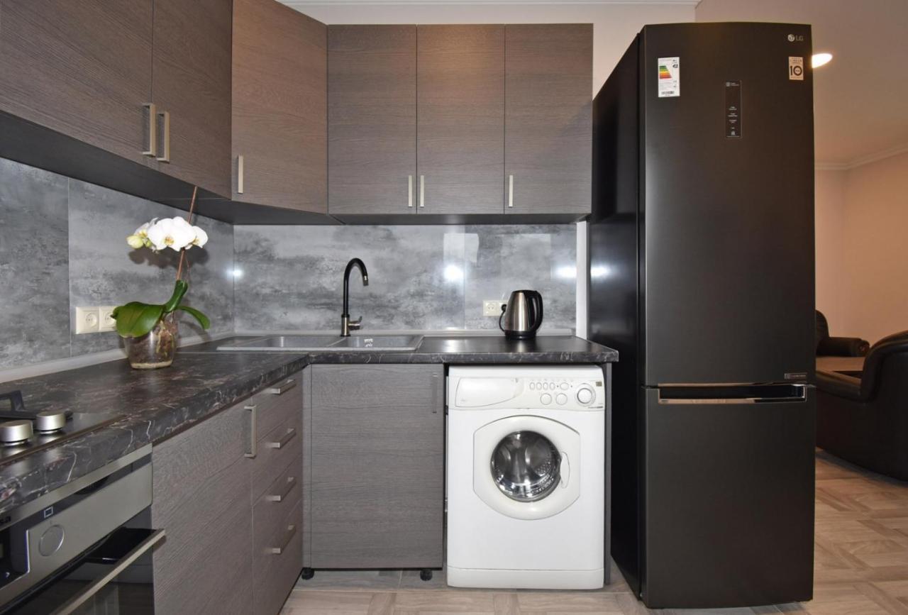 2 Bedroom Apartment, Quiet And Spacious Jerevan Eksteriør billede