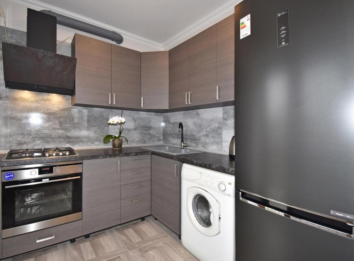 2 Bedroom Apartment, Quiet And Spacious Jerevan Eksteriør billede