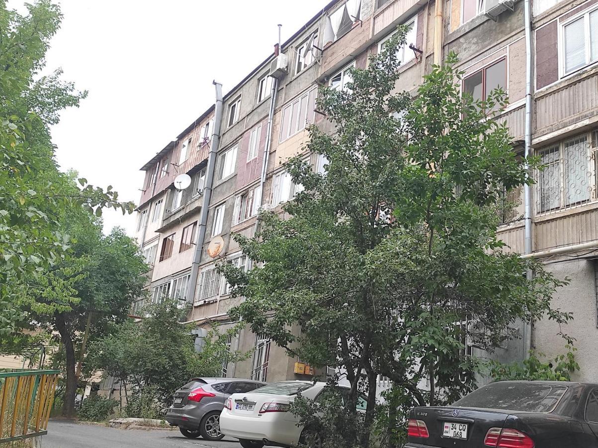 2 Bedroom Apartment, Quiet And Spacious Jerevan Eksteriør billede